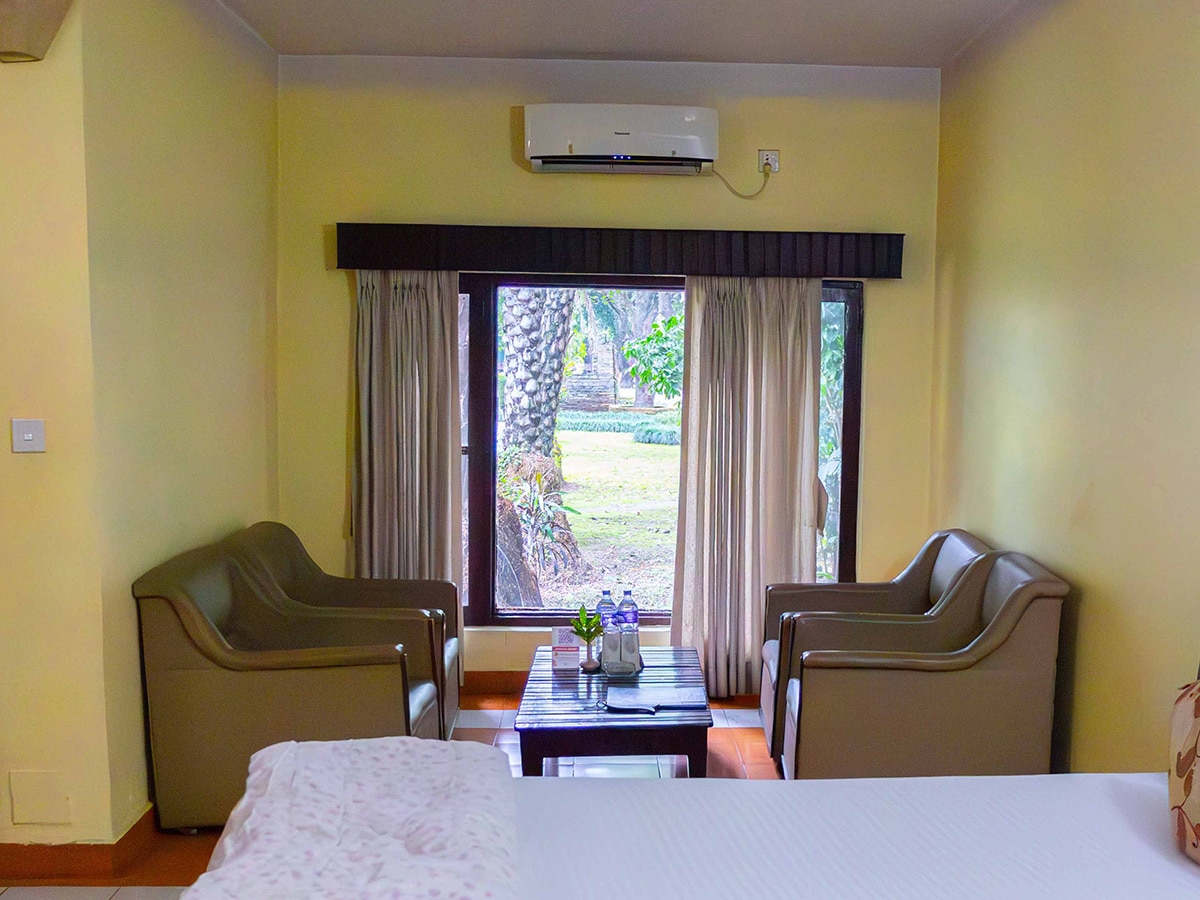 social area within room to play cards